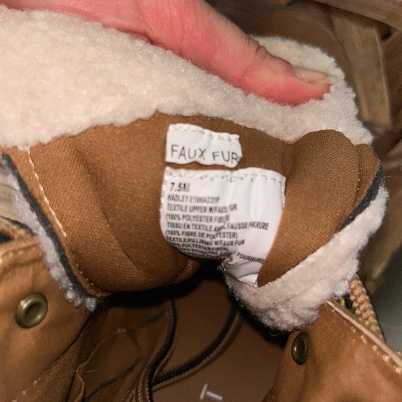 ESPRIT Hadley faux fur collar booties in camel color - Picture 6 of 7